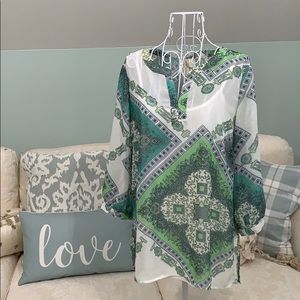 A DIVA womens blouse with cami.